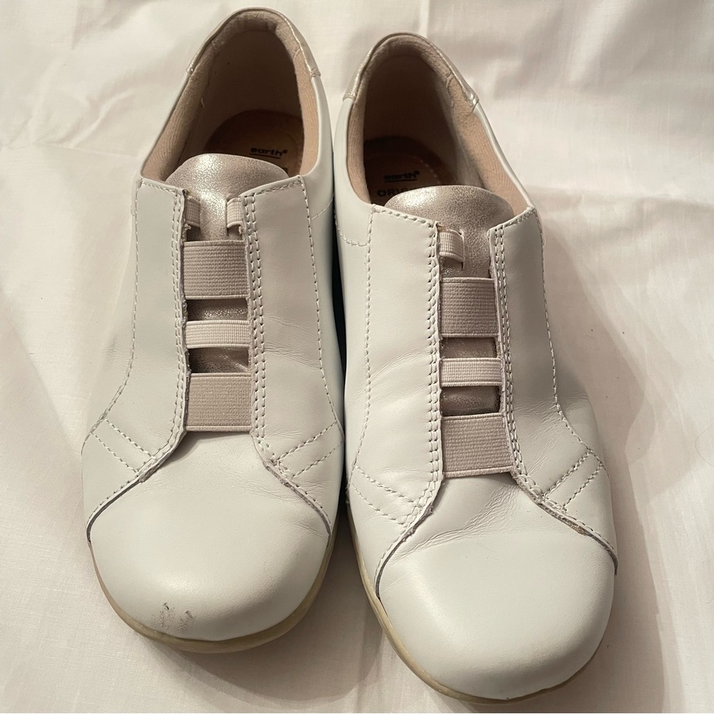Earth Origins White Leather Sneakers Size 11